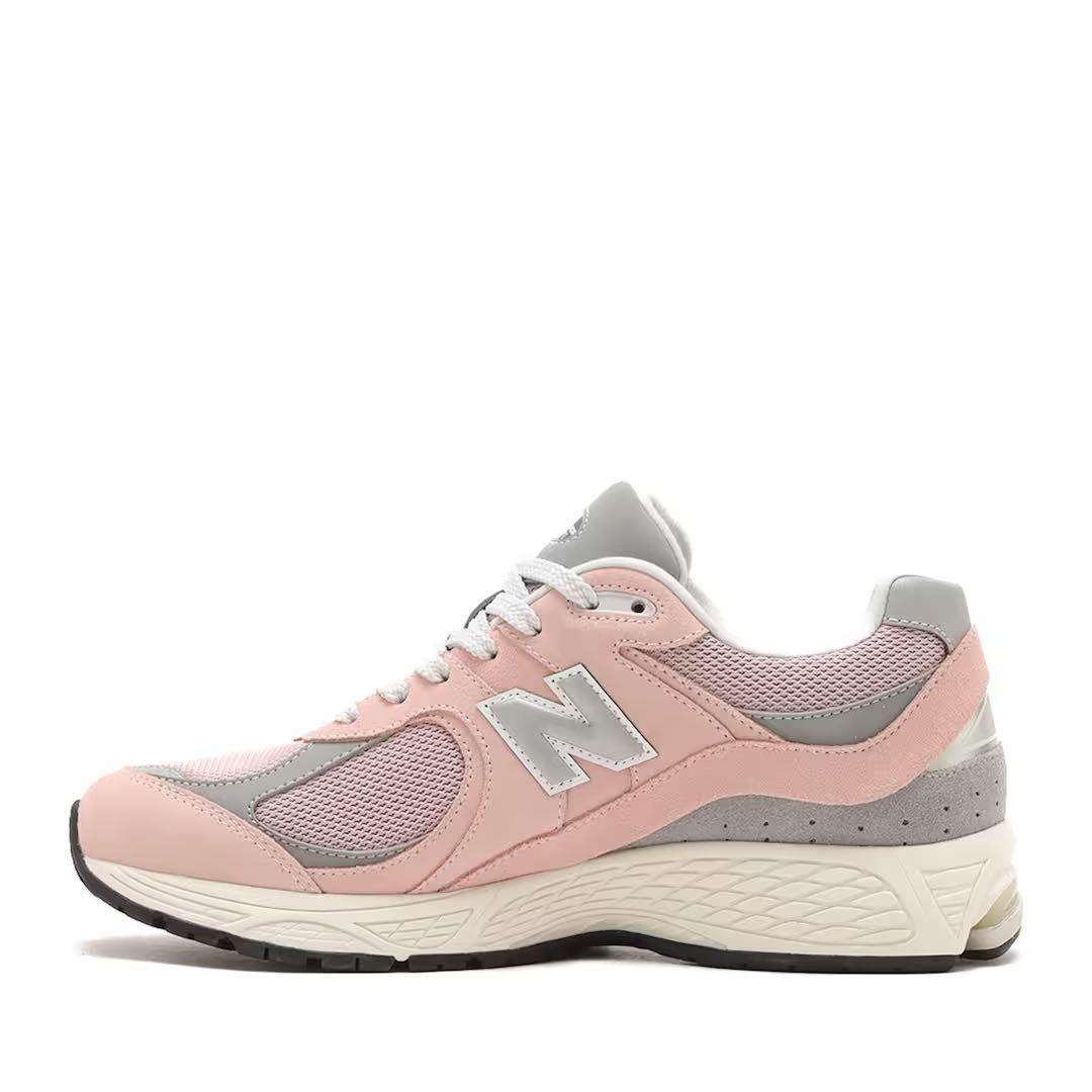 靴 New Balance M2002RFC