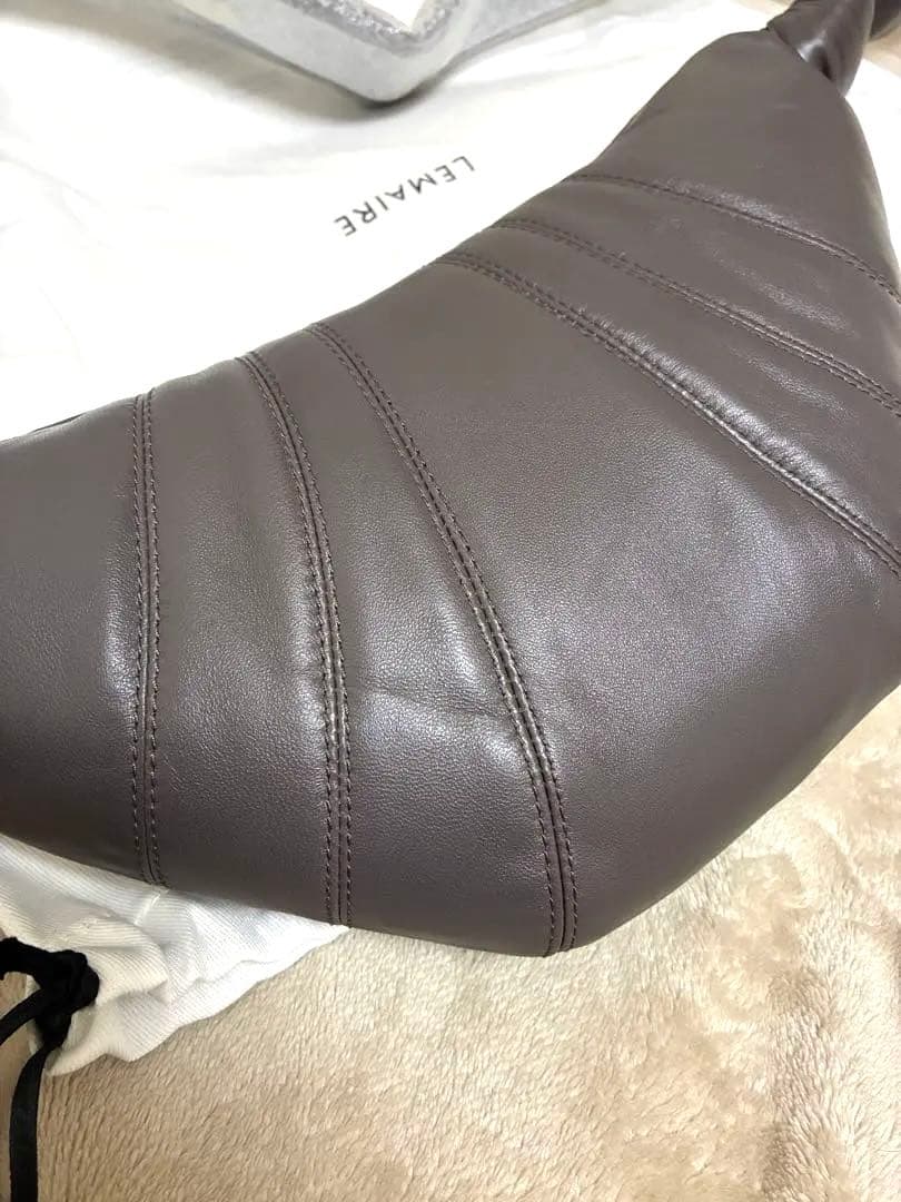 バッグ LEMAIRE Small Croissant Bag MINK