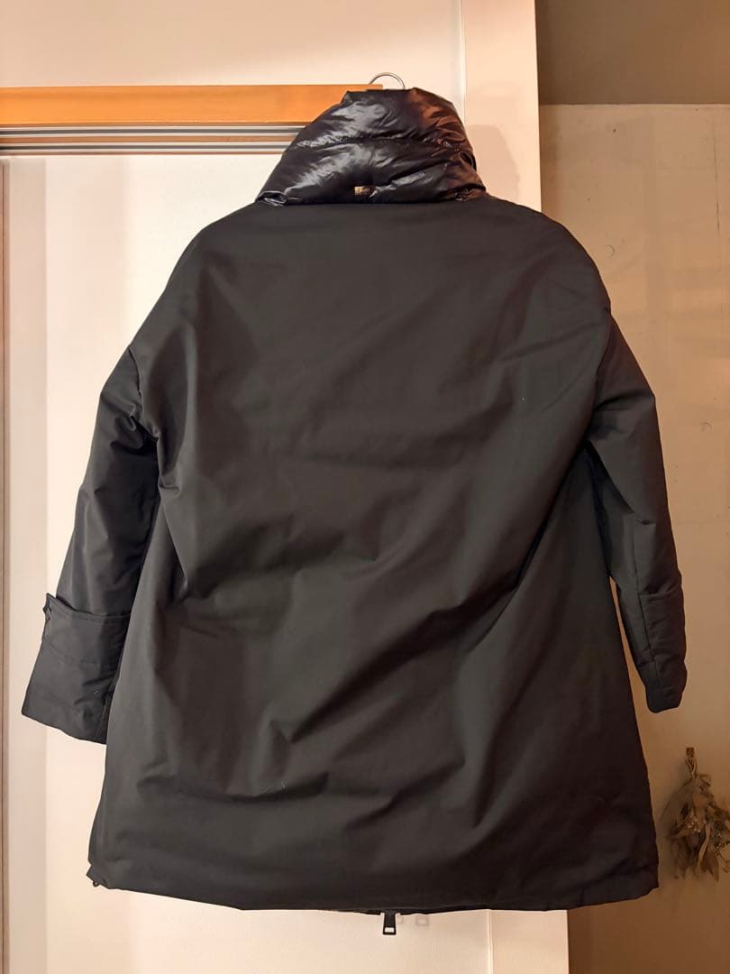 HERNO ブラック ダウンジャケット