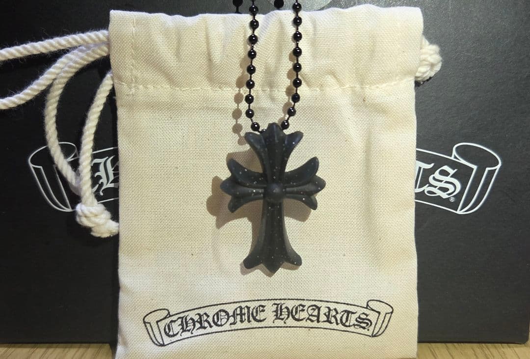 お値下げ★新品未使用クロムハーツペンダントCHクロススモールシリコン黒ラメラバー