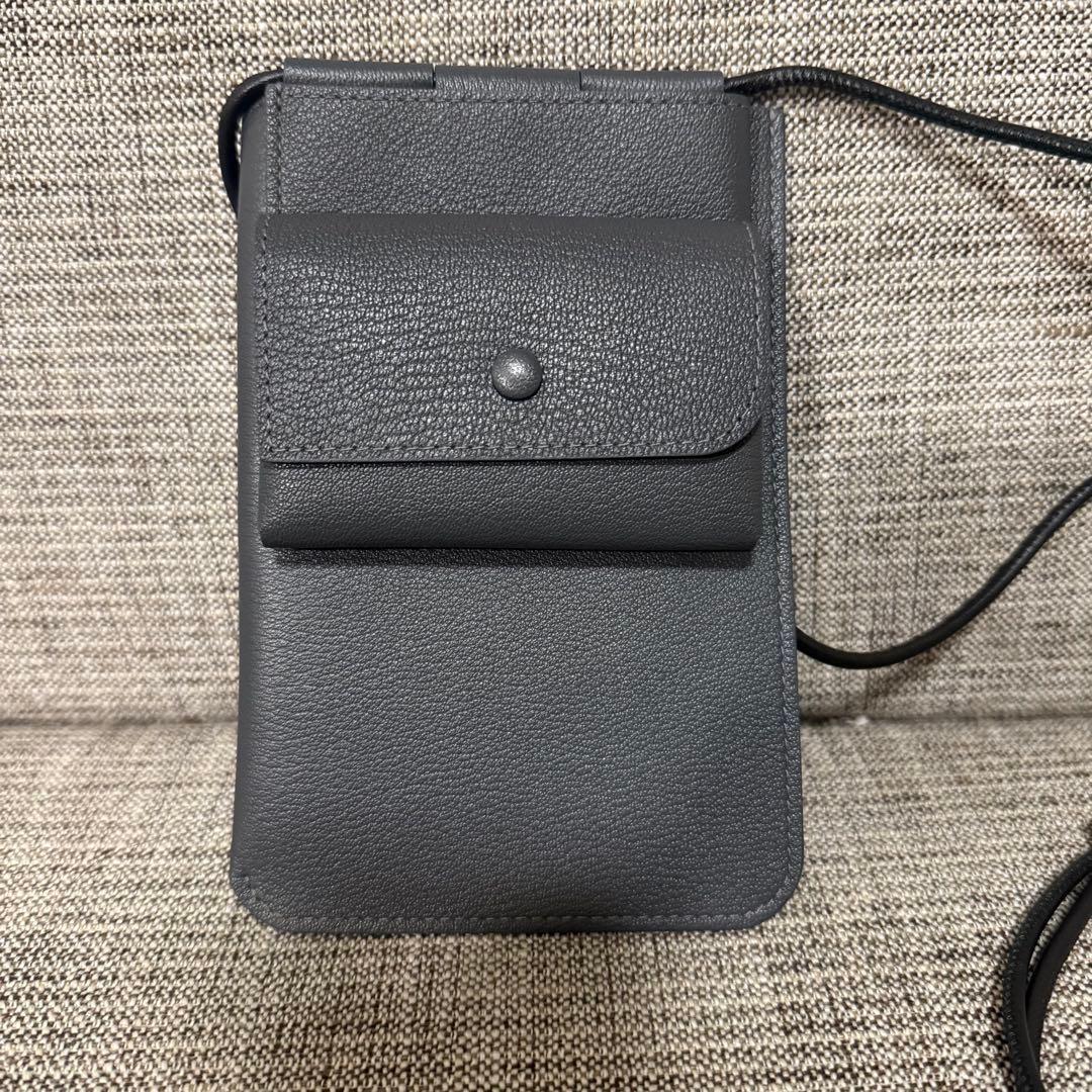 年内売切り希望MOLINI スマホショルダーウォレット　グレイ