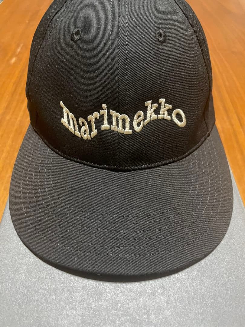 marimekko 試着のみ 完売品SEMENTTI SOLIDキャップ