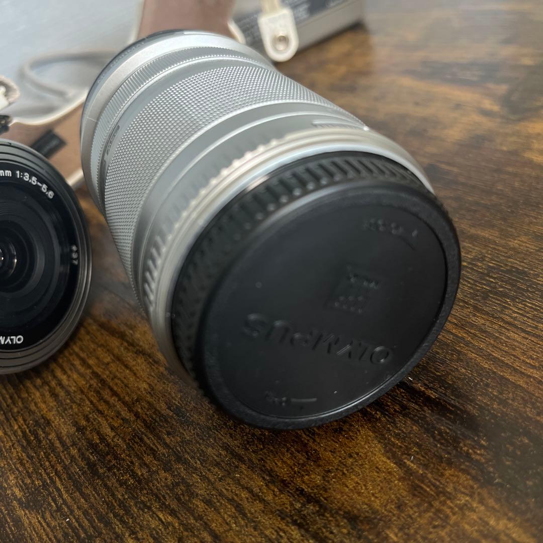 【美品】OLYMPUS PEN E-PL9 ホワイト 14-42mmレンズ付き