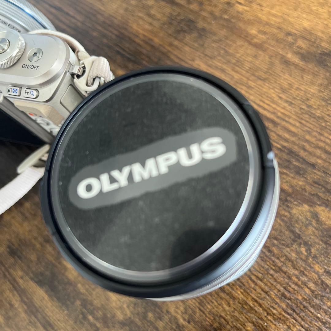 【美品】OLYMPUS PEN E-PL9 ホワイト 14-42mmレンズ付き