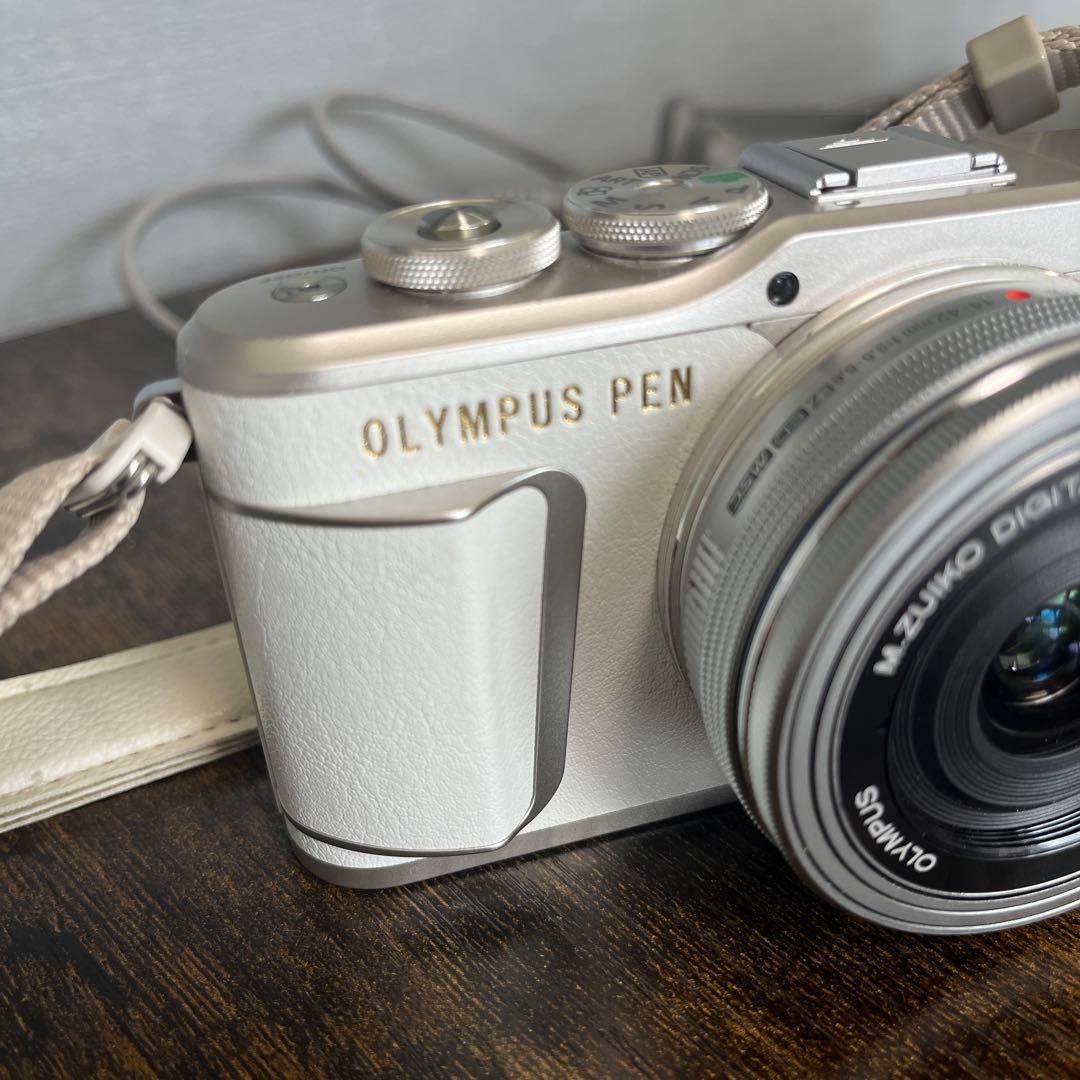 【美品】OLYMPUS PEN E-PL9 ホワイト 14-42mmレンズ付き