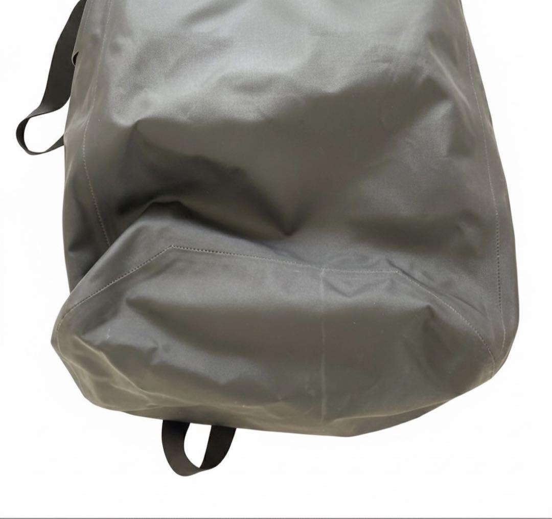 Arc’teryx Veilance トートバッグ