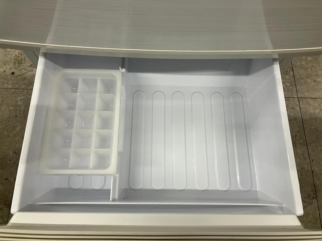 SHARP 冷凍冷蔵庫 SJ-D14EW 137L 2019年製