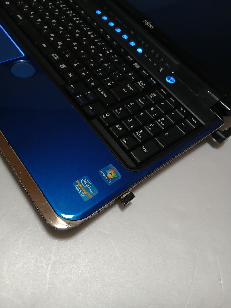 富士通　LIFEBOOK AH77/D FMVA77DL ノートパソコン本体