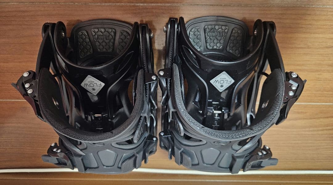 FLOW スノーボードビンディング 黒