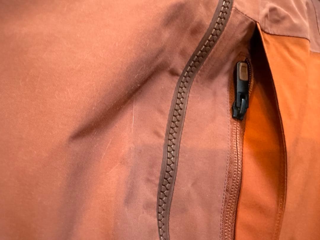 Burton ［ak ］GORE-TEX バートン　ジャケット　ゴアテックス