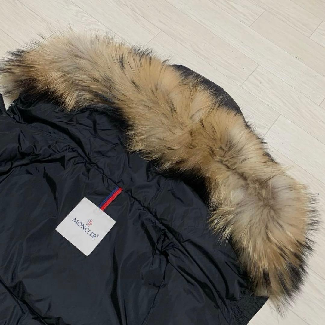 モンクレール　クロエ　KHLOE リアルファー　ダウンジャケット　4D269