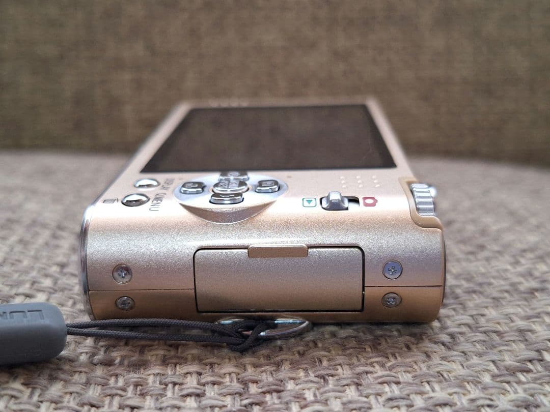 Panasonic パナソニック LUMIX DMC-FX66　☆充電器付