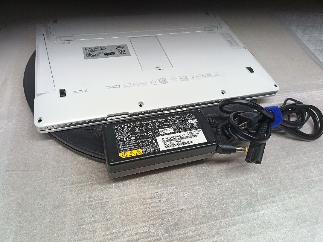 Fujitsu LIFEBOOK SH75/B1 Office　Win11