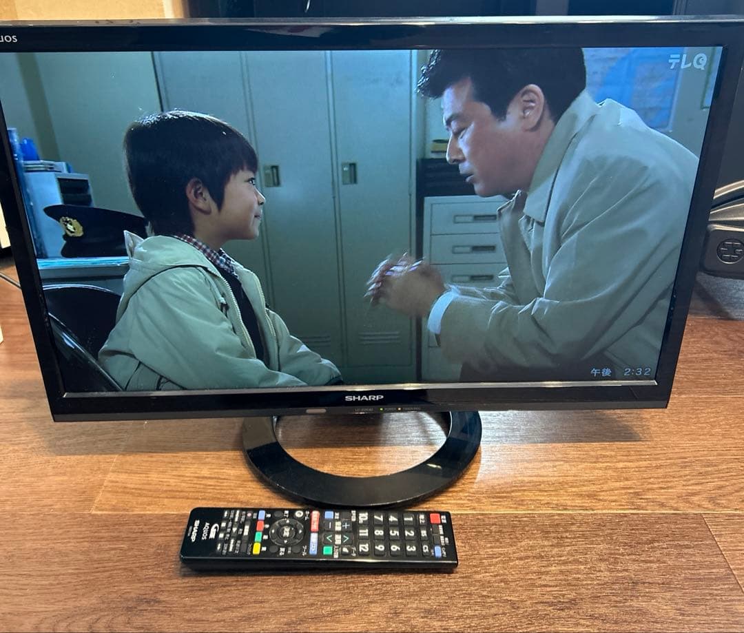シャープ22型液晶テレビAQUOS LC-22K40