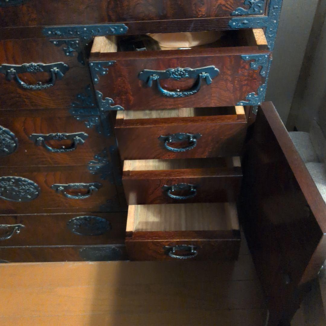 伝統的な日本の木製箪笥　民芸家具 送料込み、