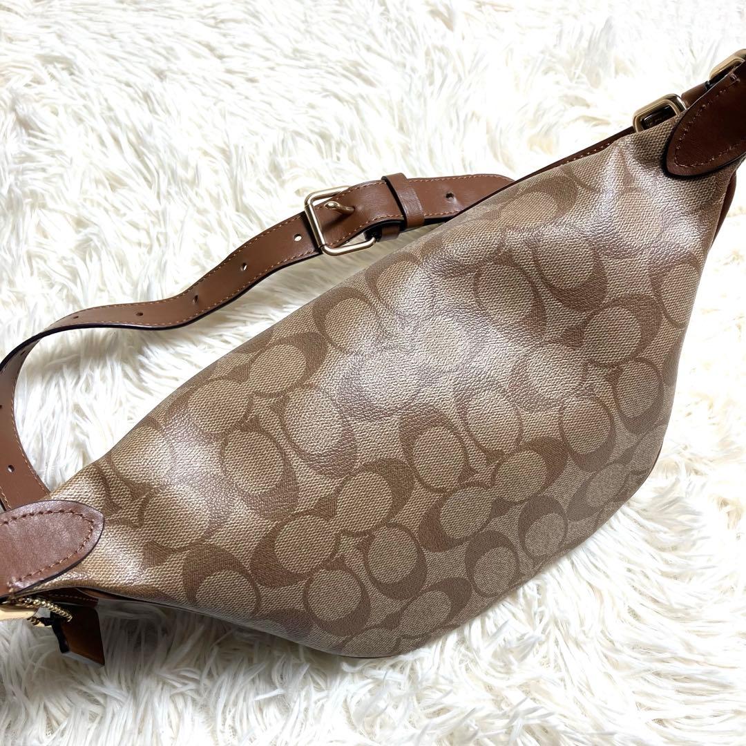 【極美品】coach ウエストバッグ PVC シグネチャー
