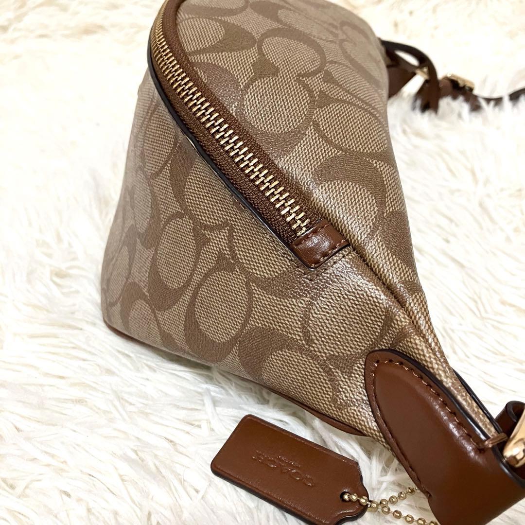 【極美品】coach ウエストバッグ PVC シグネチャー