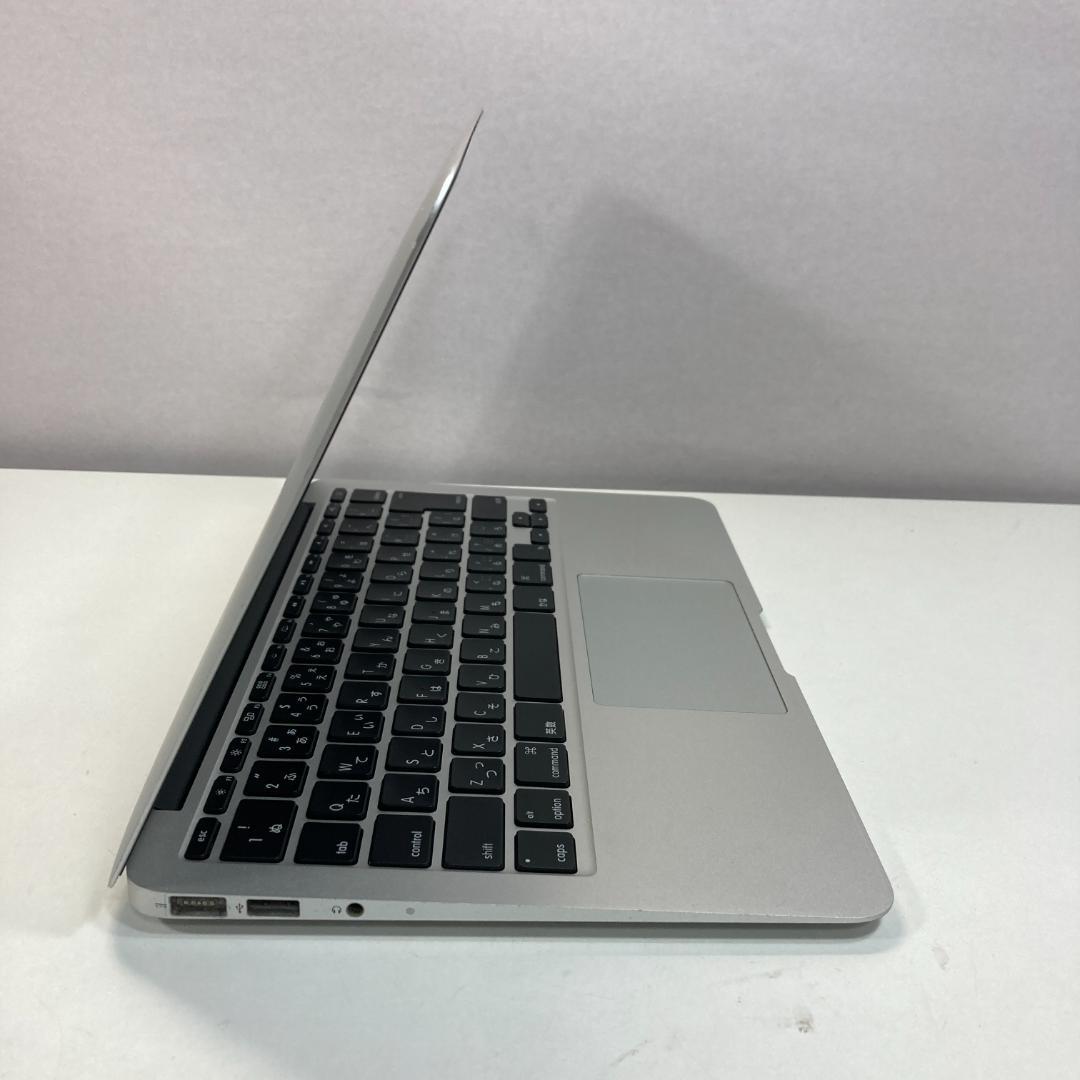 Apple MacBook Air Core i7 ノートパソコン （A60）
