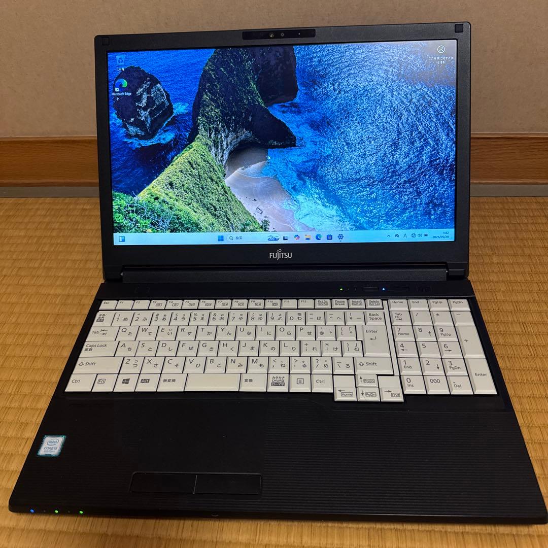 富士通　LIFEBOOK A579/BX windows 11