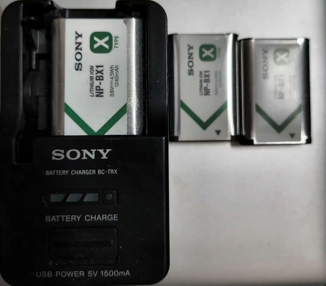 SONY ZV-1 コンパクトデジタルカメラと純正充電器予備バッテリーセット