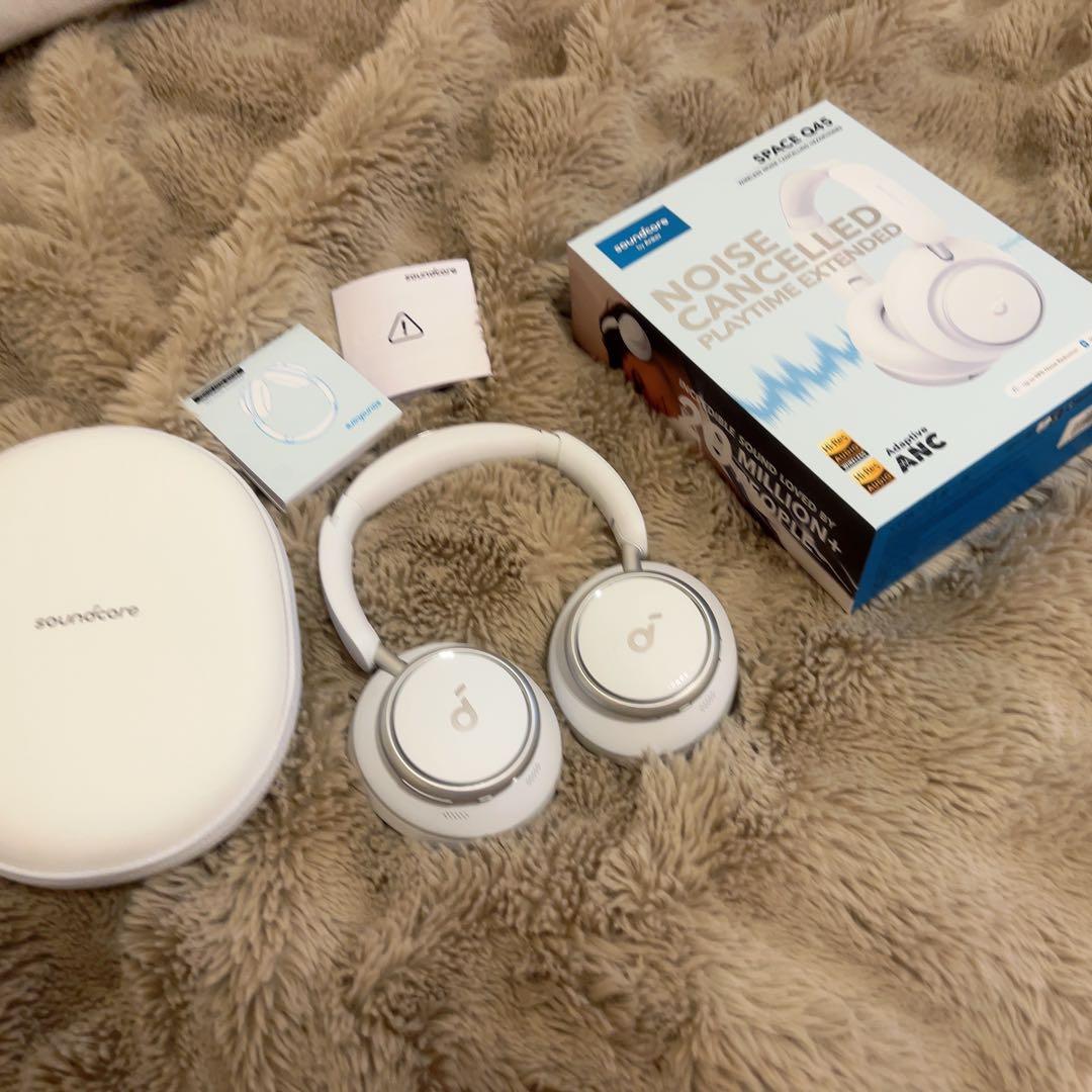 【美品】soundcore ノイズキャンセリングヘッドホン　アンカー