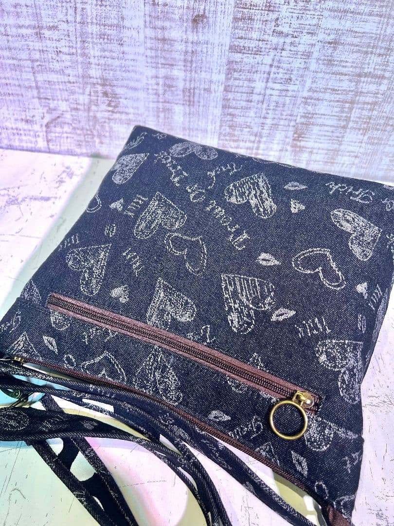 ロラライハリス♡ブラックハート柄デニム♡刺繍のふんわり軽量ショルダーバッグ