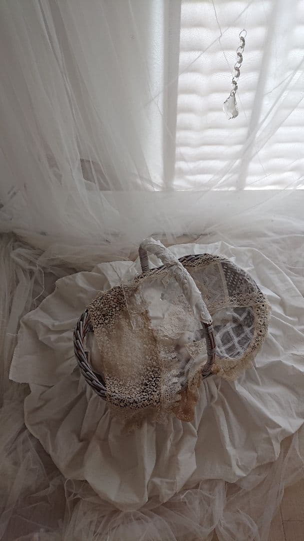 アンティークパニエ アンティークレースのカバー付き