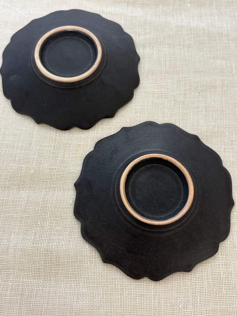 d*7様 木下和美｜黒釉銀彩 輪花カップ＆ソーサー、2個セット