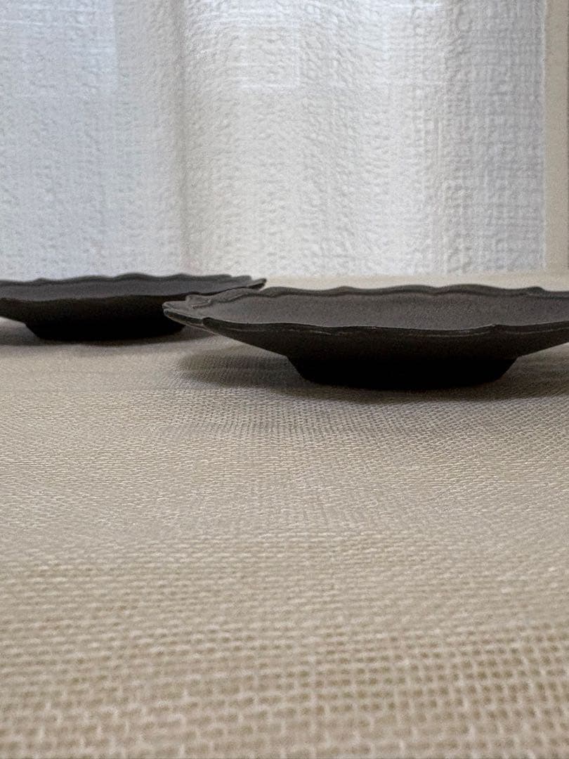 d*7様 木下和美｜黒釉銀彩 輪花カップ＆ソーサー、2個セット