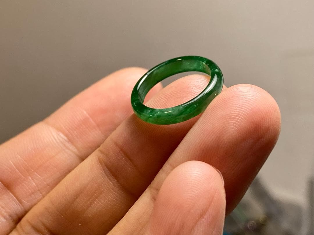 L16-05 ピンキーリング 氷種 4.5号 陽緑グアテマラ産A貨本翡翠くりぬき