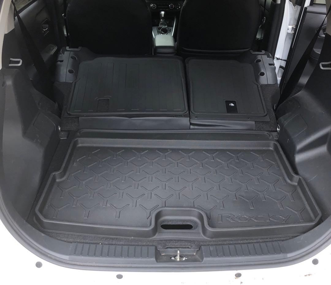 ロッキー　ダイハツ　Rocky 純正　ラゲージハードボード　車　中古品　0033