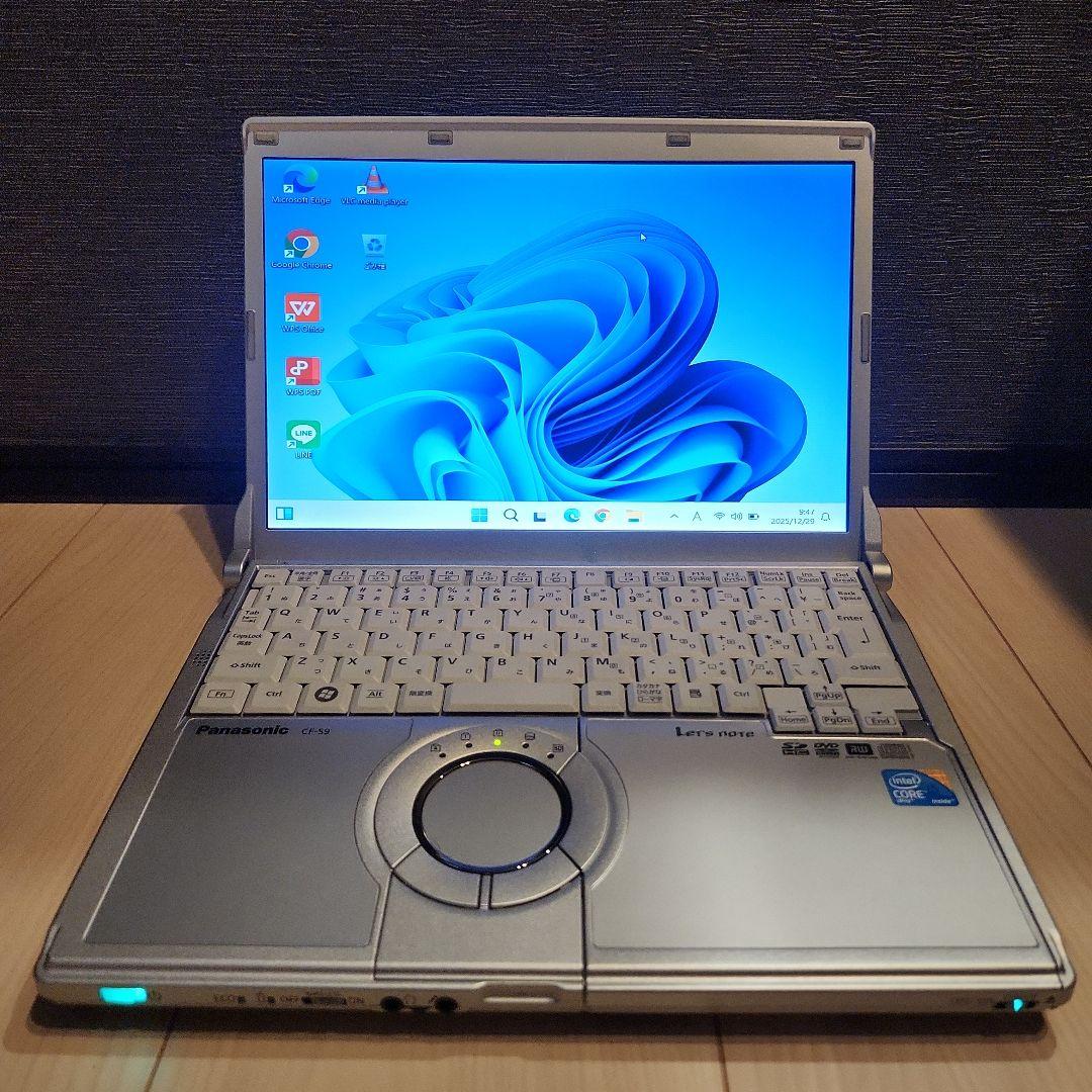 美品　ノートパソコン　軽量　コンパクト　持ち運び可能！！！