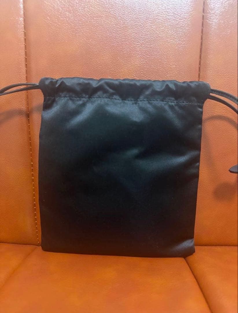 s*h様 miumiu ダッチェスポーチ