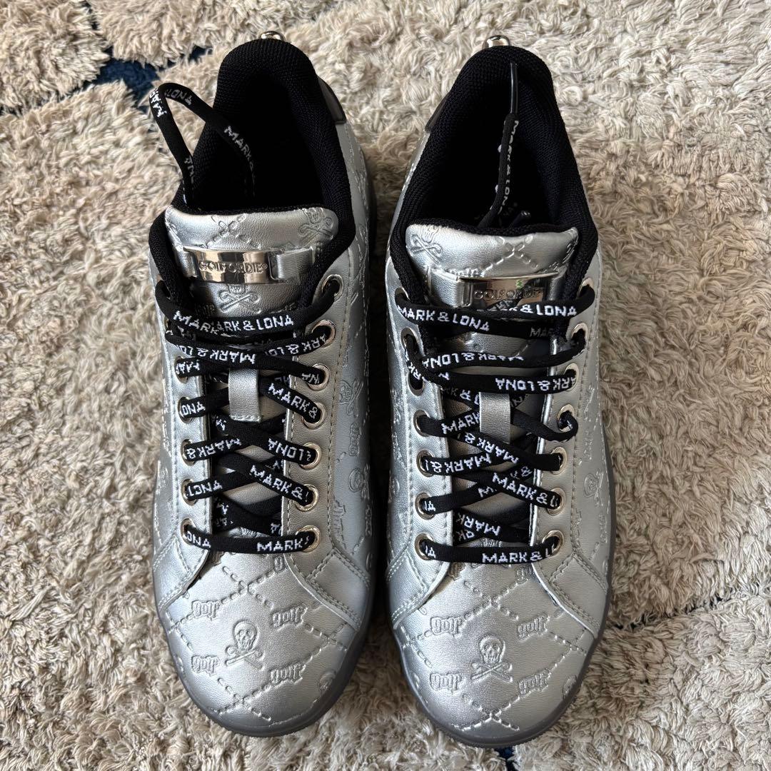 【未使用級✨】マークアンドロナ　スニーカー　シューズ　シルバー　24cm