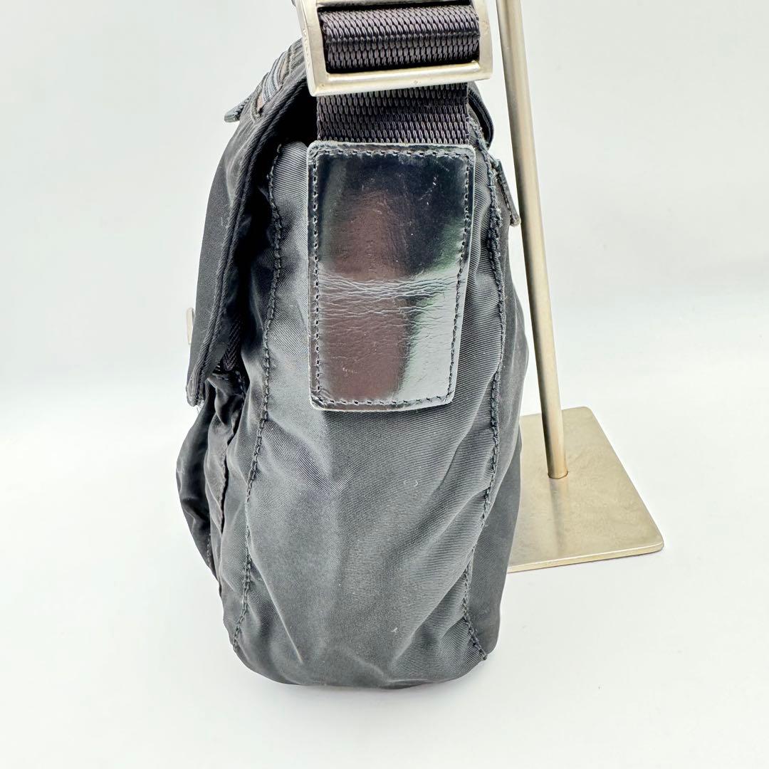 PRADA ショルダーバッグ　ブラック　ナイロン　レザー　三角ロゴ