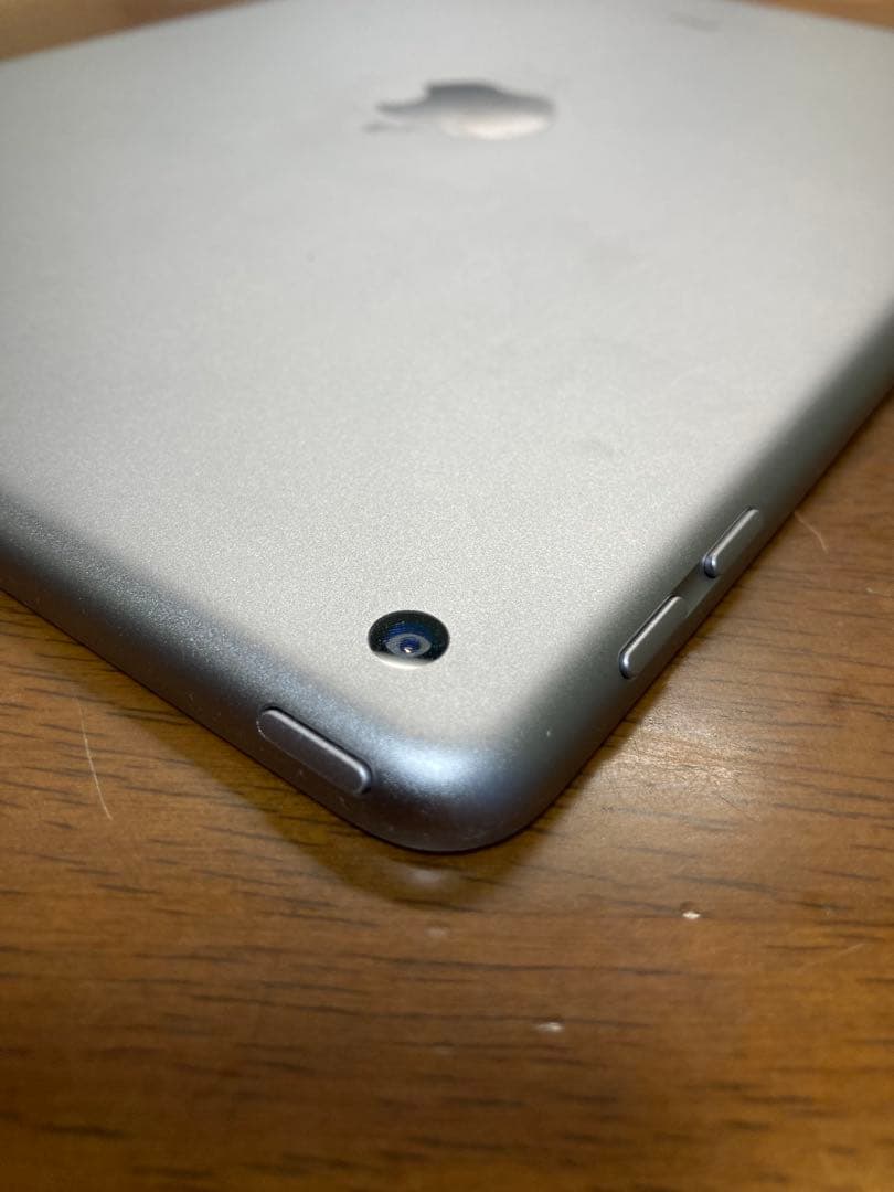 Apple iPad (第5世代) 32GB Wi-Fi