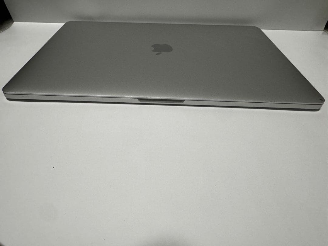 MacBook Pro 2016 15インチ core i7 16/256GB