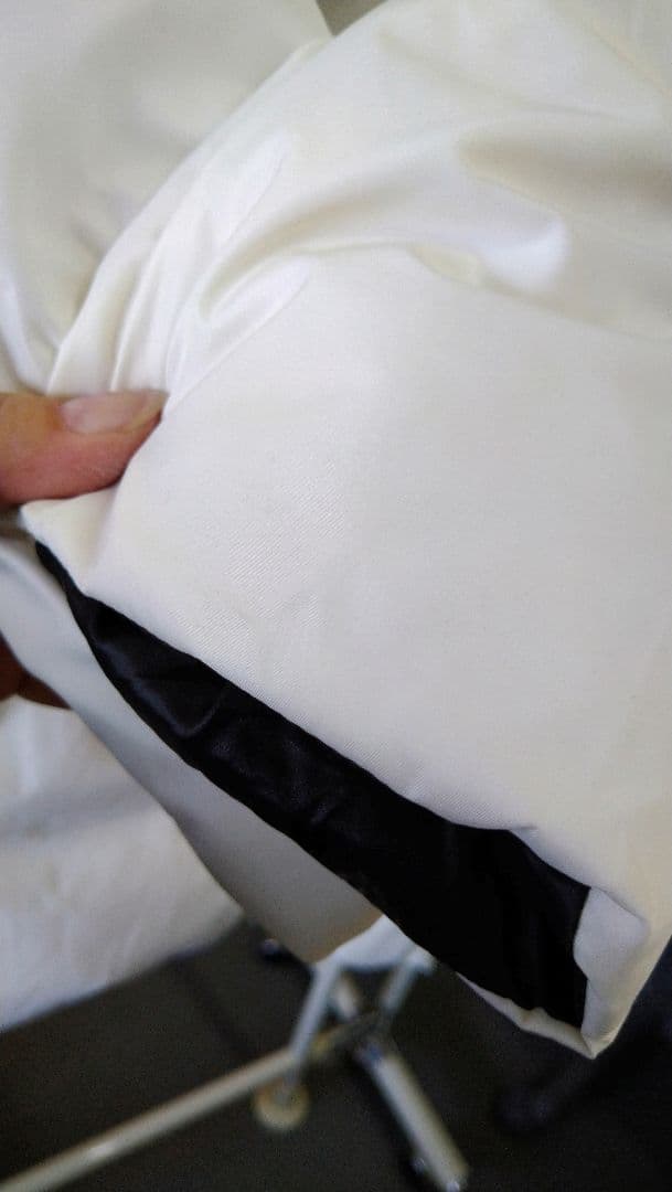 ①　バジュラ　ダウンジャケット フード付き