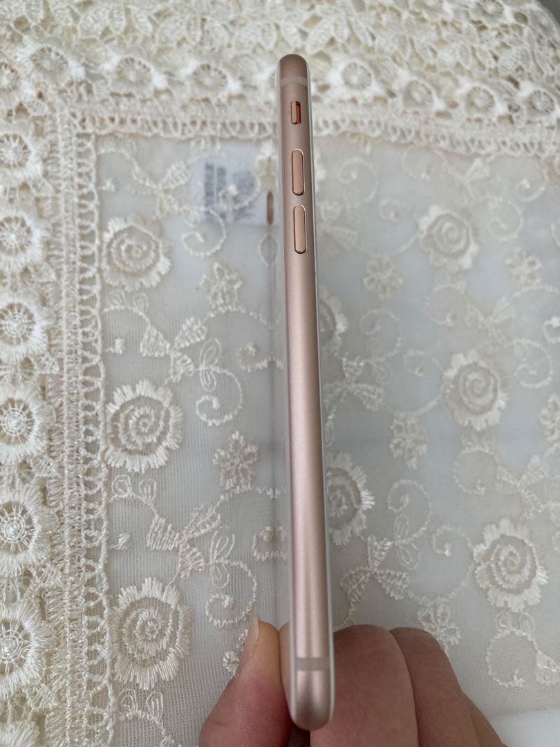 iPhone8 64GB 初期化済み　箱つき　ゴールド　美品　iPhone