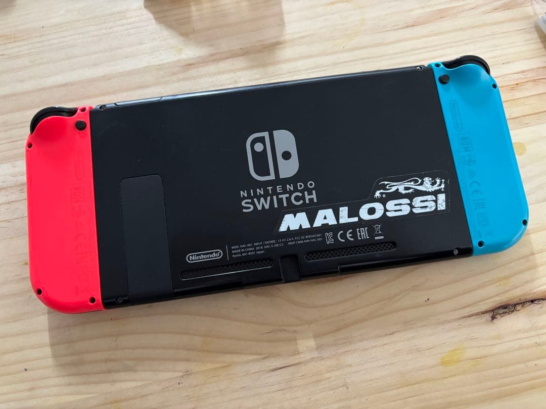 Nintendo Switch 青/赤 MALOSSI