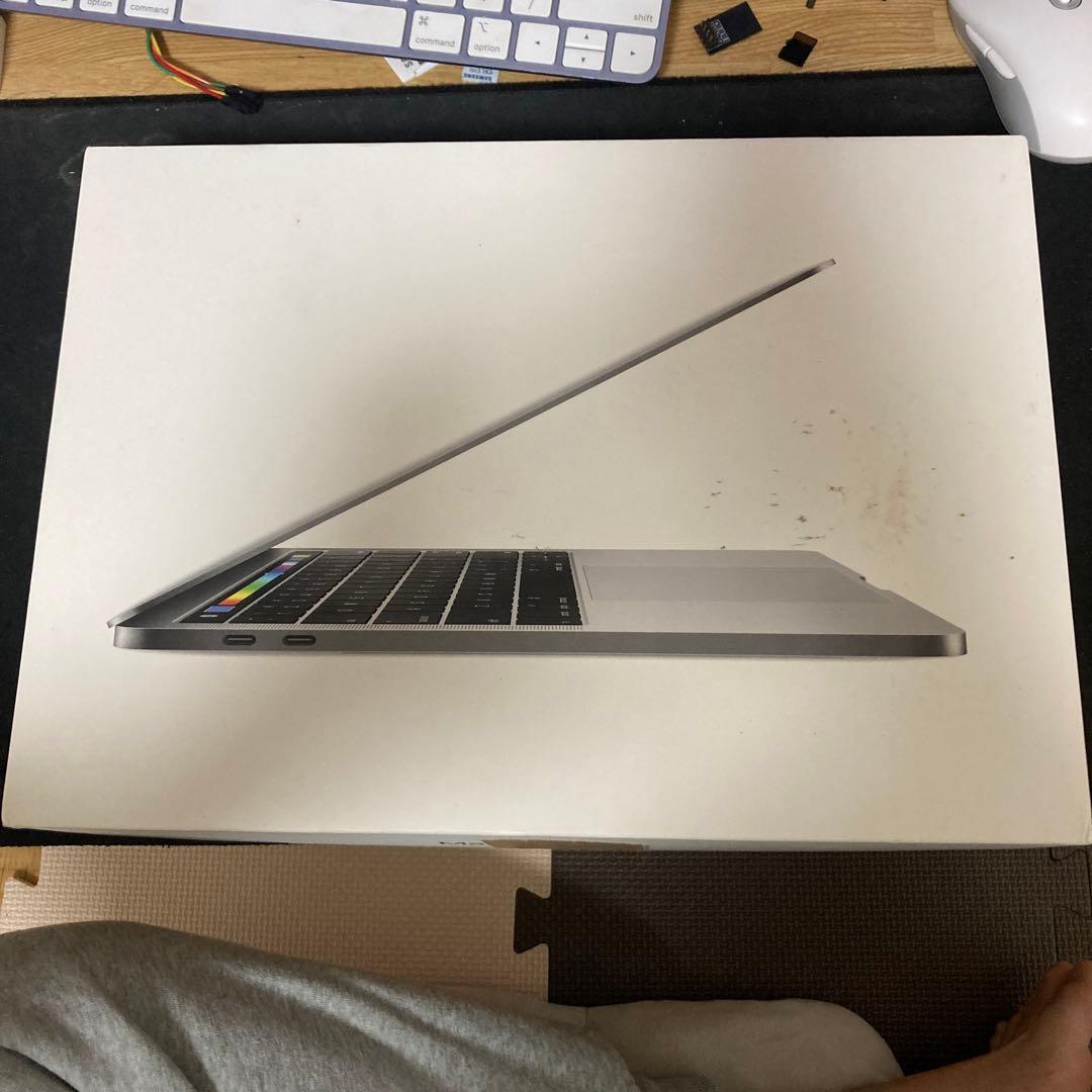 MacBook本体 Macbook pro 2016 4 port