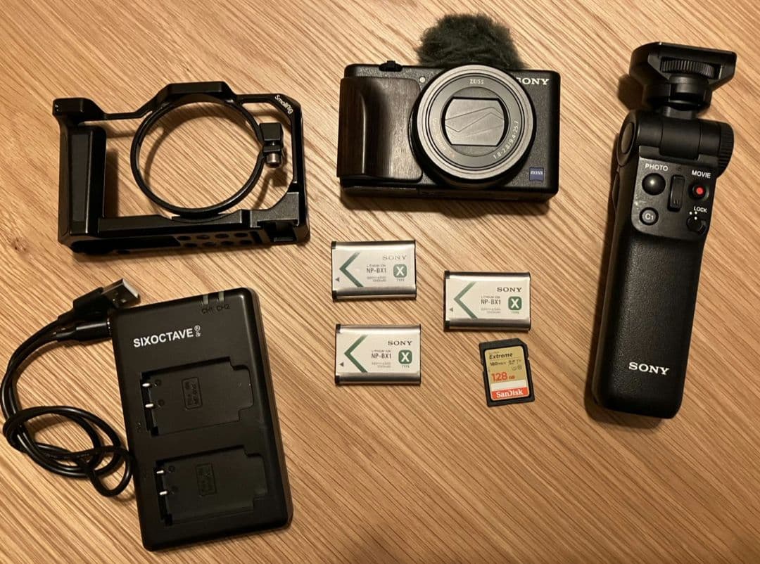 SONY VLOGCAM ZV-1【純正電池3個+グリップ付き】