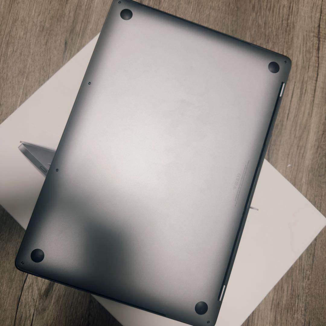 MacBook Pro (15-inch, 2019) 付属品なし