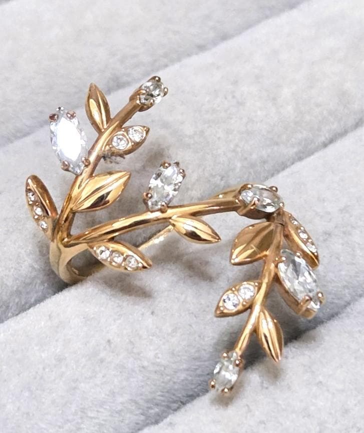 スワロフスキー　MAYFLY リング　良品　10号　43050