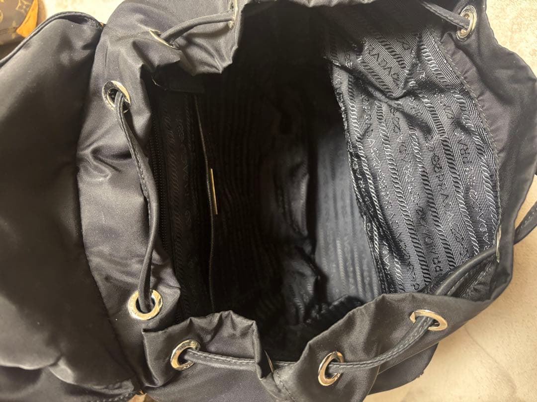 【美品】PRADA プラダ リュック ブラック ナイロン 三角ロゴ　レディース