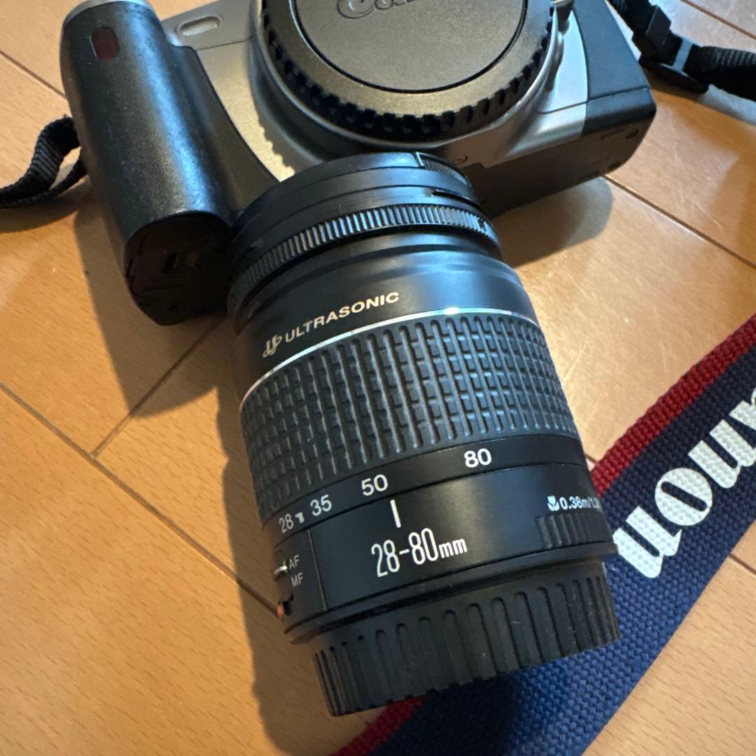 Canon EOS Kiss III 一眼レフダブルズームレンズセット　中古