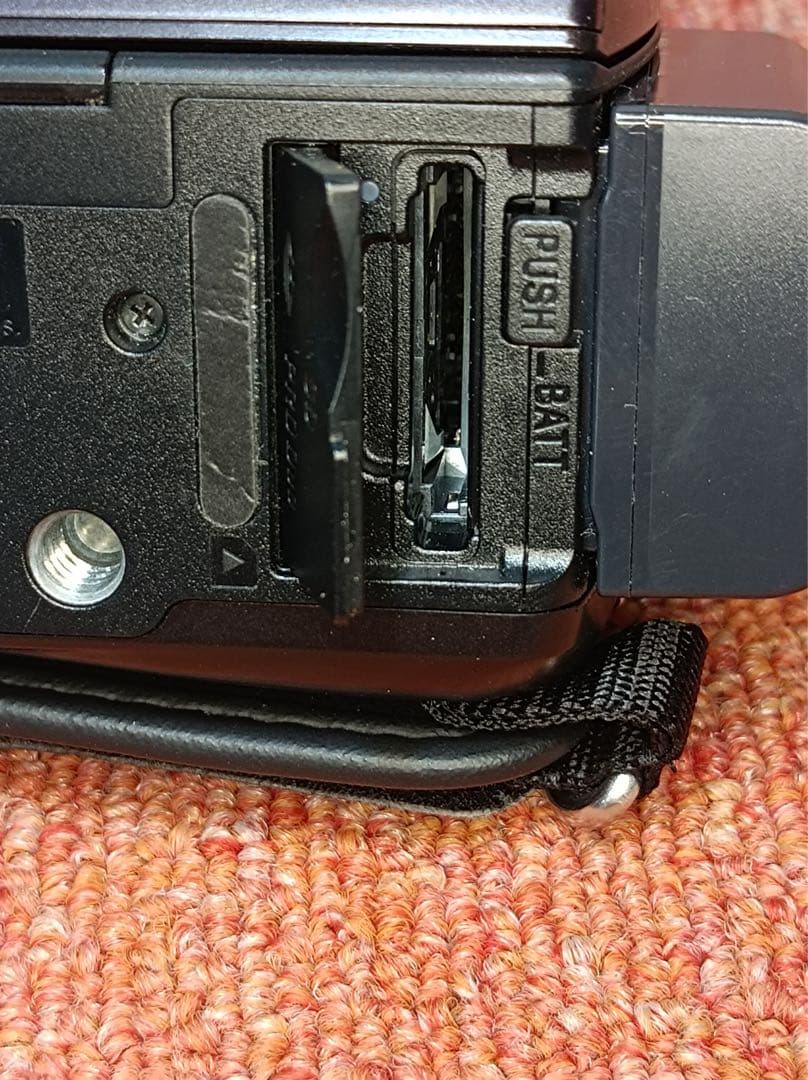 八3288【中古品】SONY　デジタルビデオカメラ　HDR-CX370V