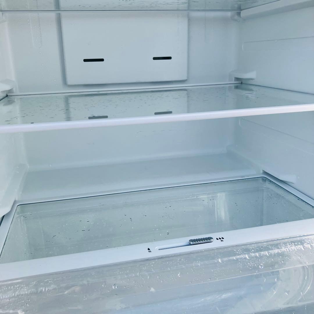 11r77. Hisense 227L 冷凍冷蔵庫 HR-B2301 2018年