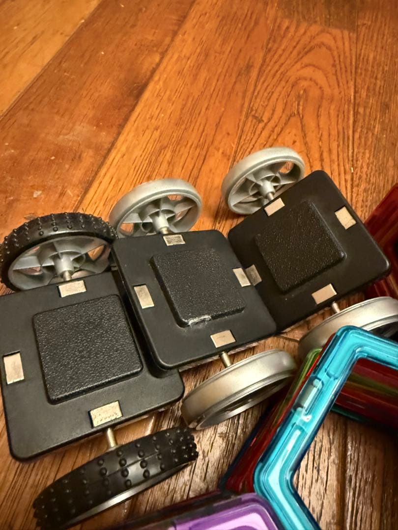 マグフォーマー　220ピース以上+タイヤセット