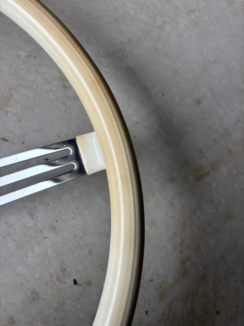 期間限定値下げ！ムーンアイズ　ステアリング　ホワイト